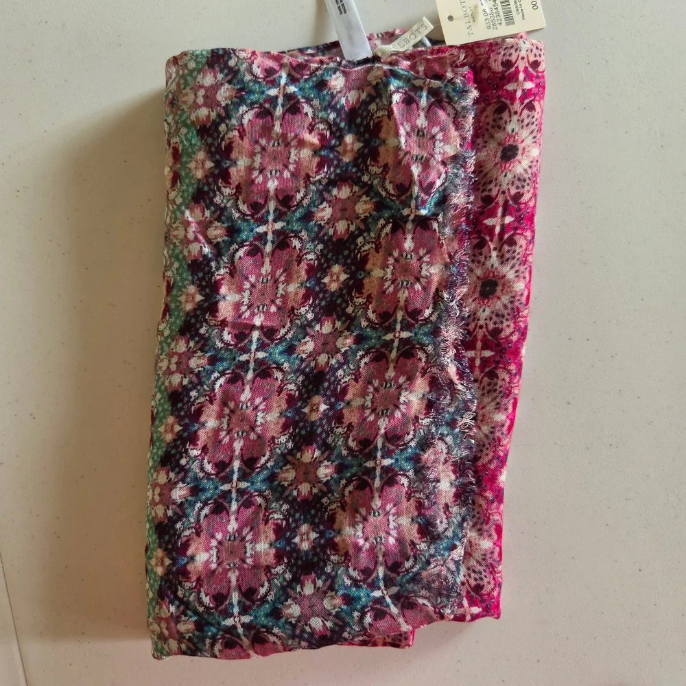 Talbots Pink Purple Teal Medallion Print Boho Viscose Scarf Wrap 78